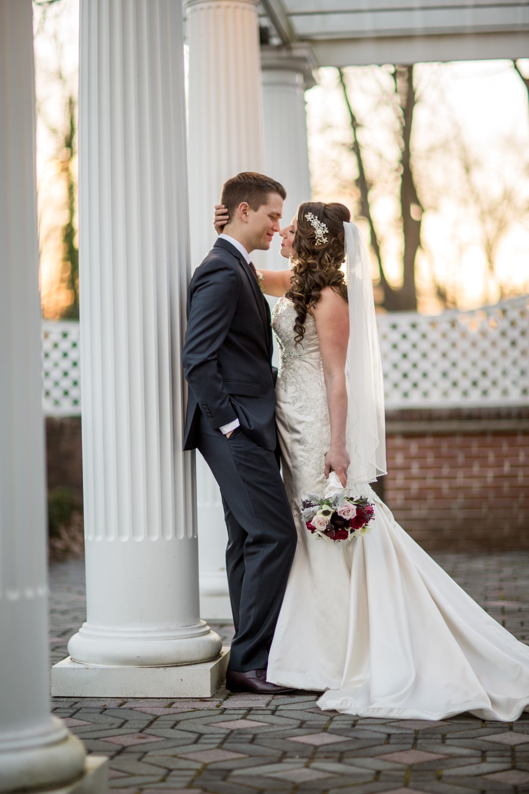 Wedding Poses | 10 Basic Poses for Wedding Photographers