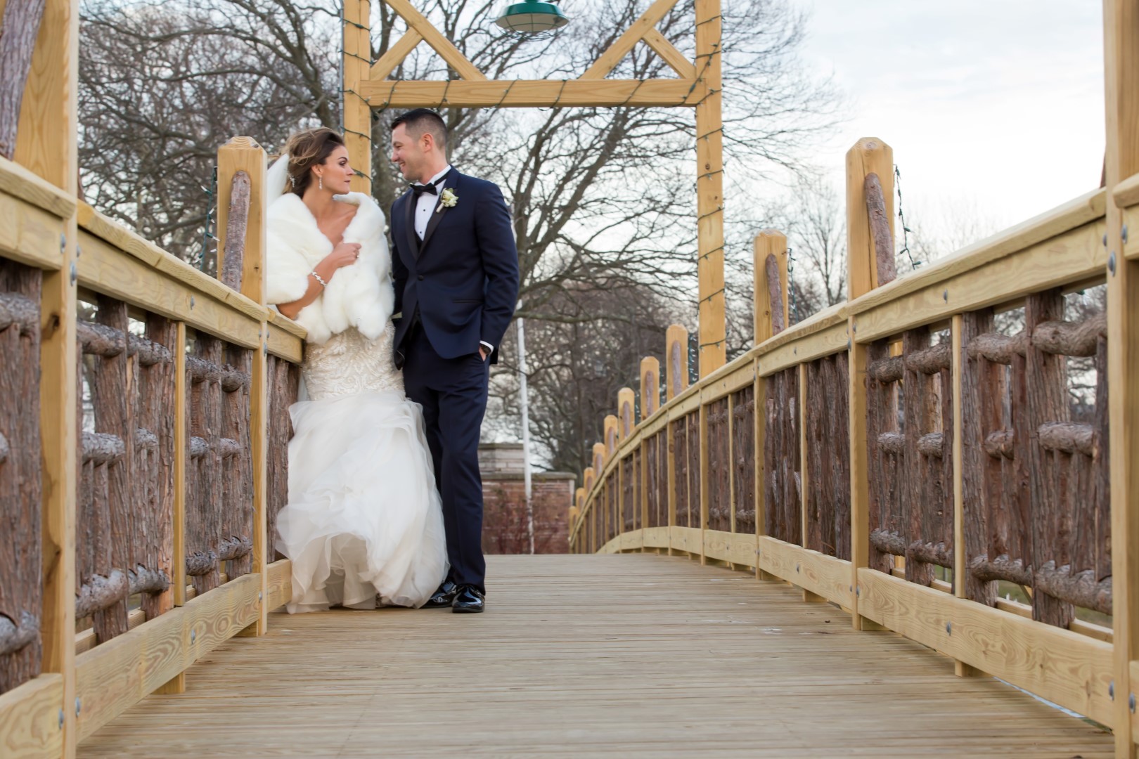 Posing & Directing for Wedding Photos | Jenna & Rob - Trailing Twine -  Documentary Photography